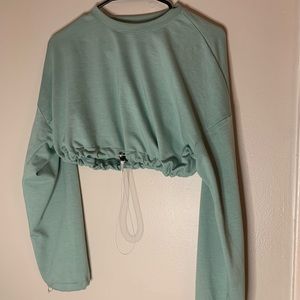 Cropped Long Sleeve w drawstring